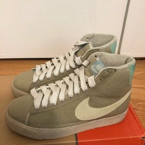 Nike Mid Blazers 73 Wmns Size 6 Khaki/Light Blue